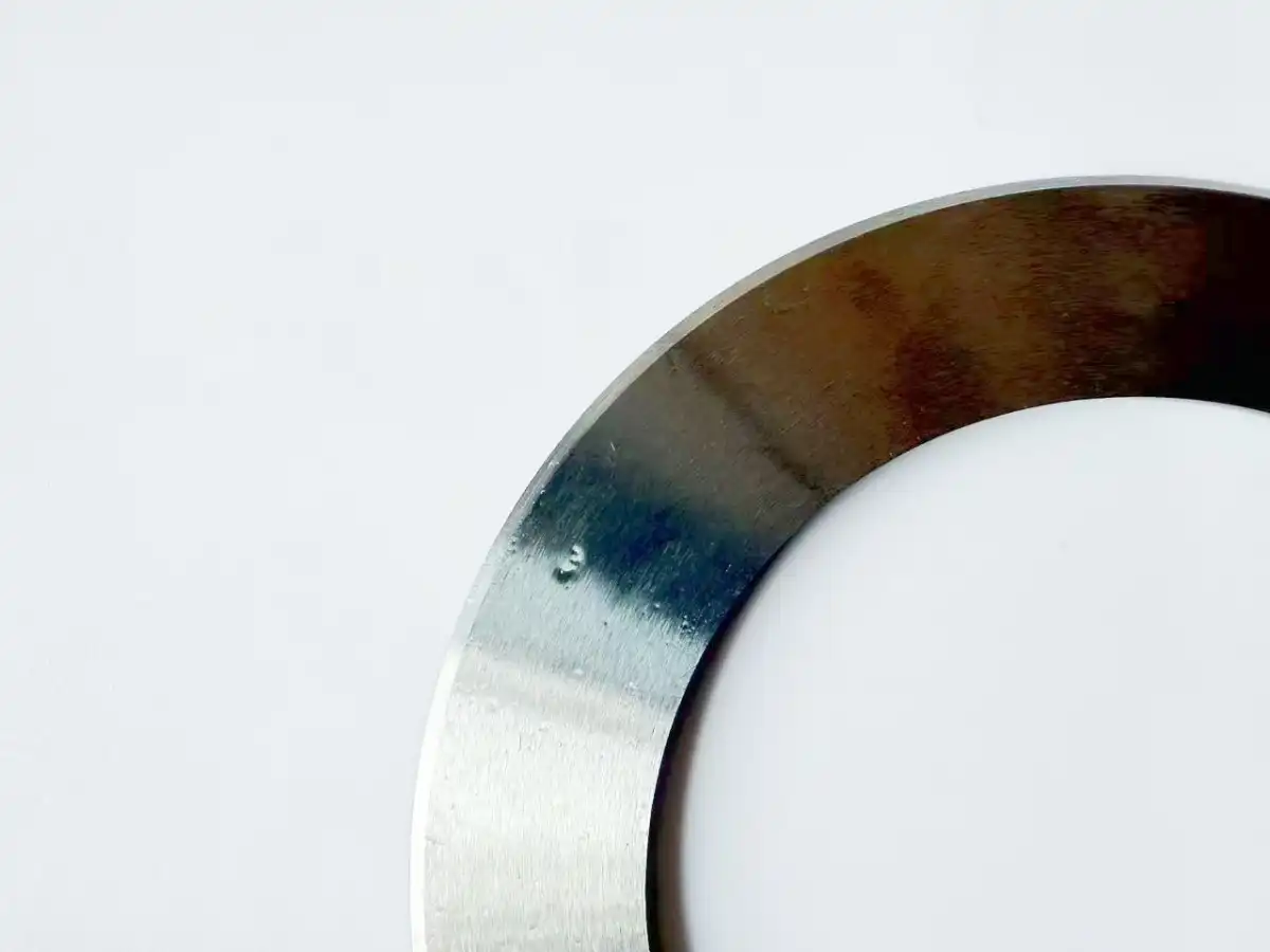slitting lower blade