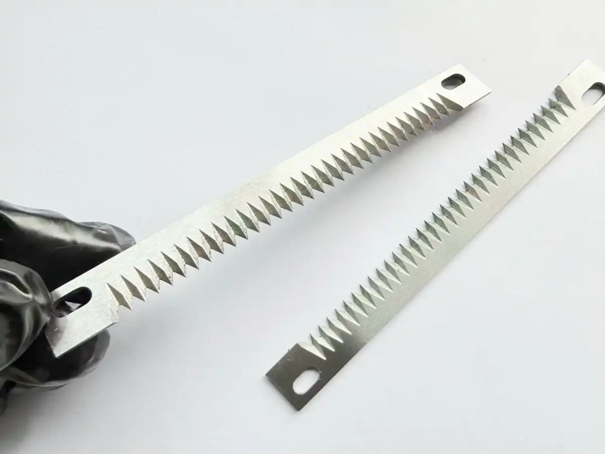 serrated cutting blades