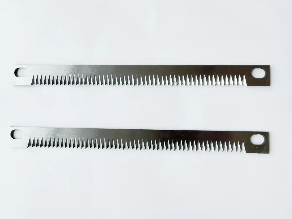 serrated cutting blades