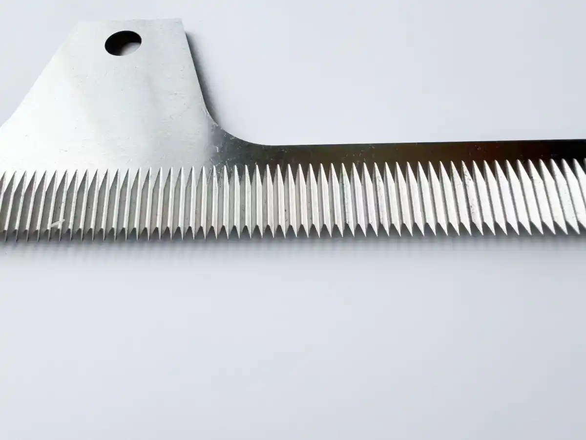 custom serrated blade 07