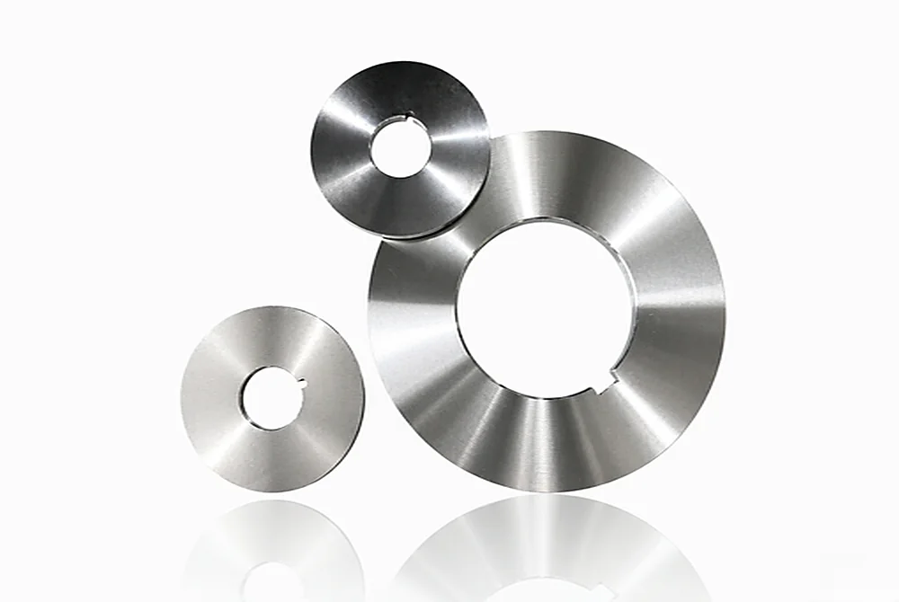 Circular shear blade for roll slitting