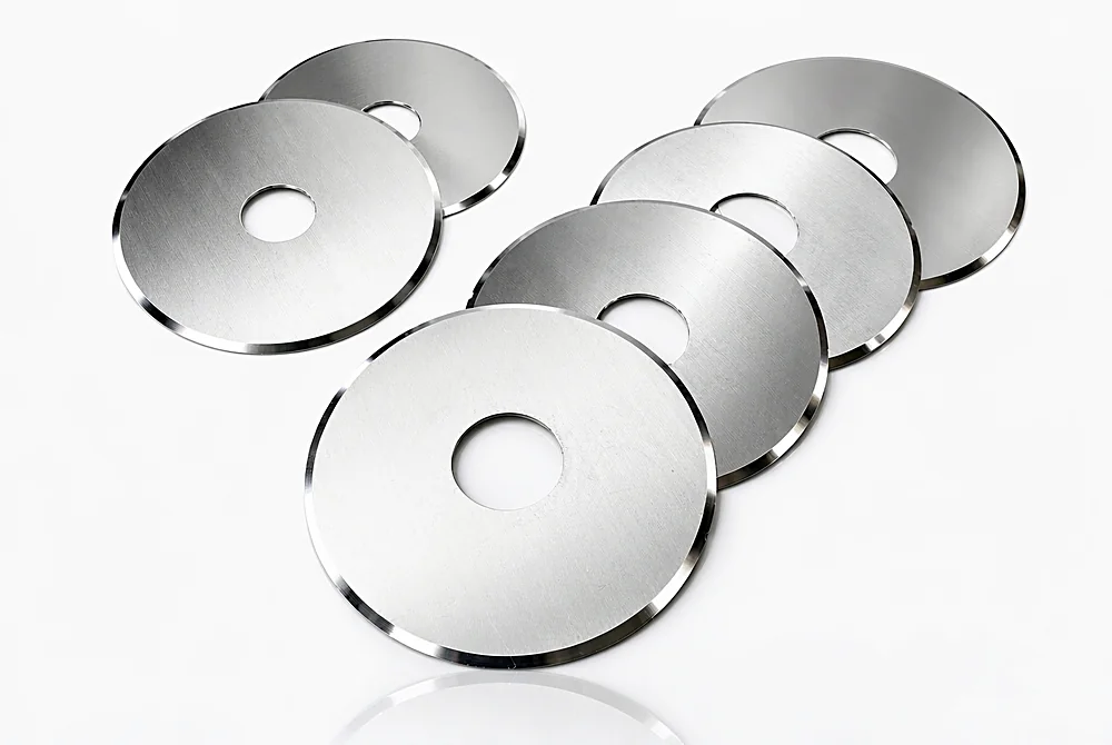 Stainless steel blade for hygienic cutting