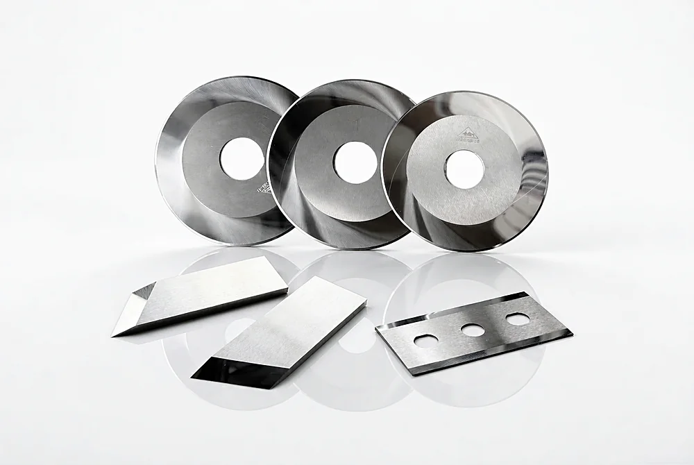 Tungsten carbide blade for packaging cutting